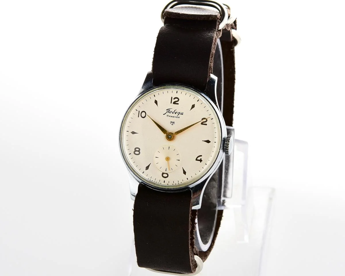 Excellent condition vintage Soviet mechanical Pobeda wrist watch