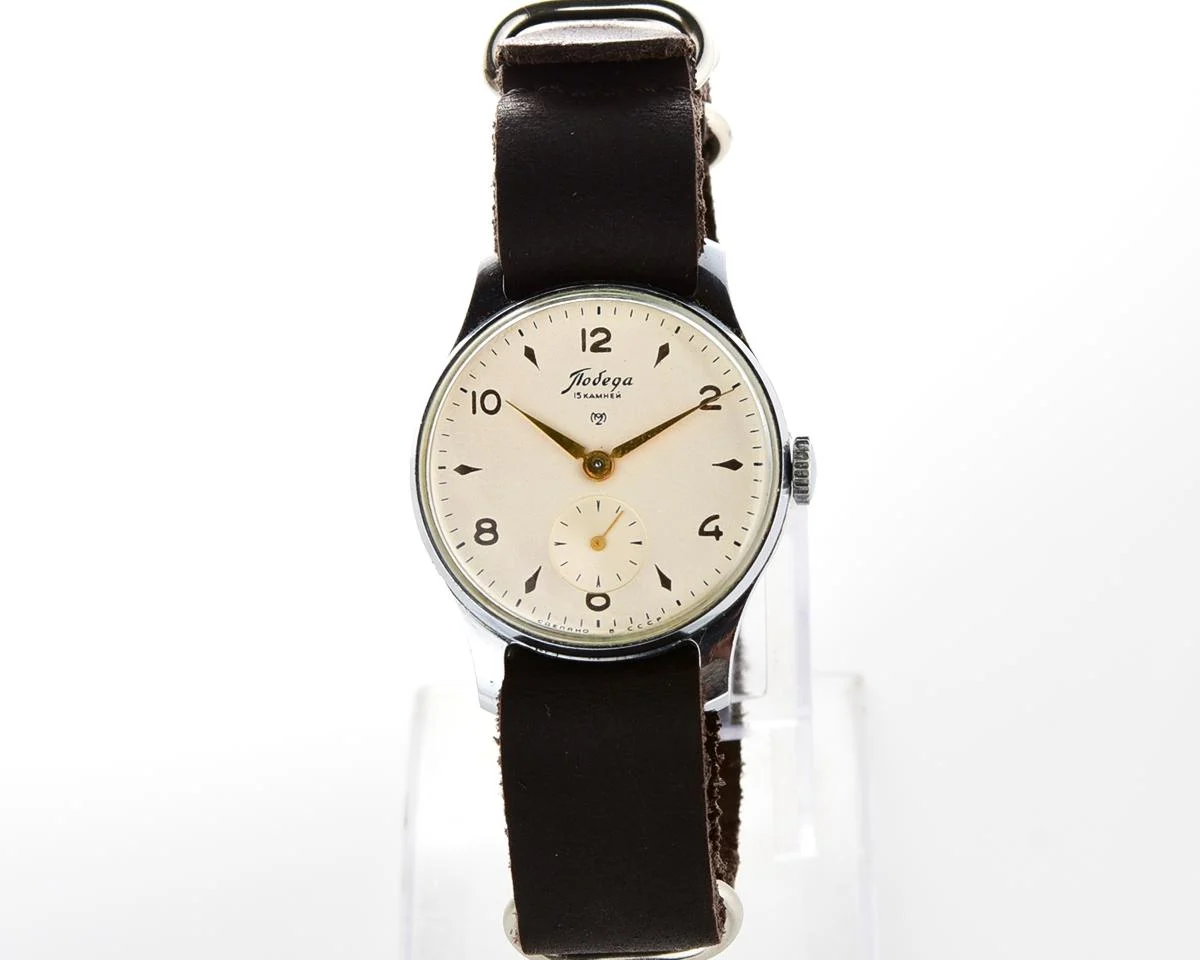 Excellent condition vintage Soviet mechanical Pobeda wrist watch