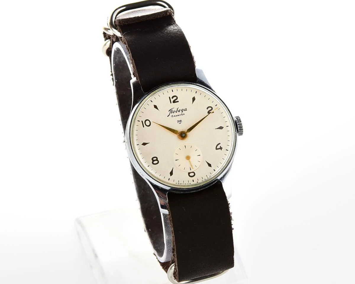 Excellent condition vintage Soviet mechanical Pobeda wrist watch