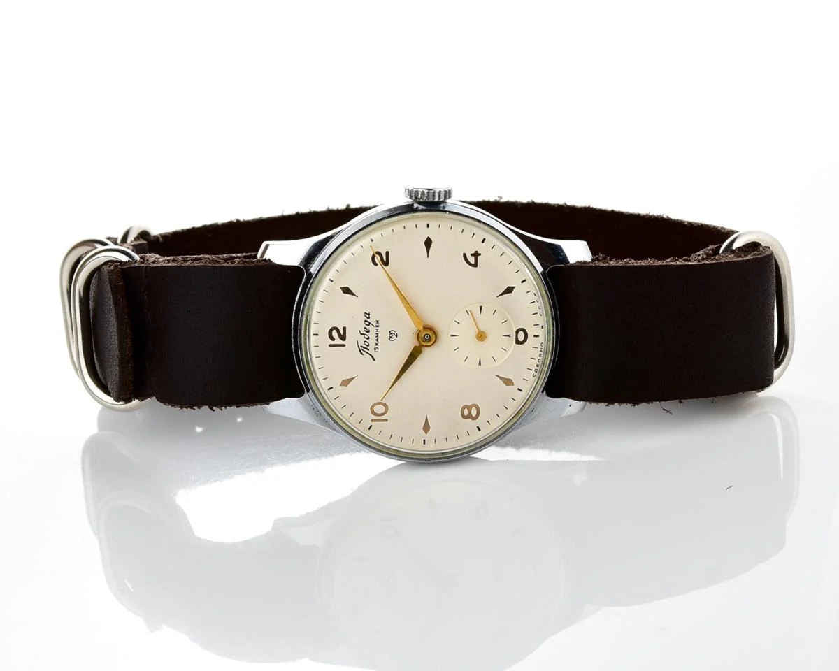 Excellent condition vintage Soviet mechanical Pobeda wrist watch