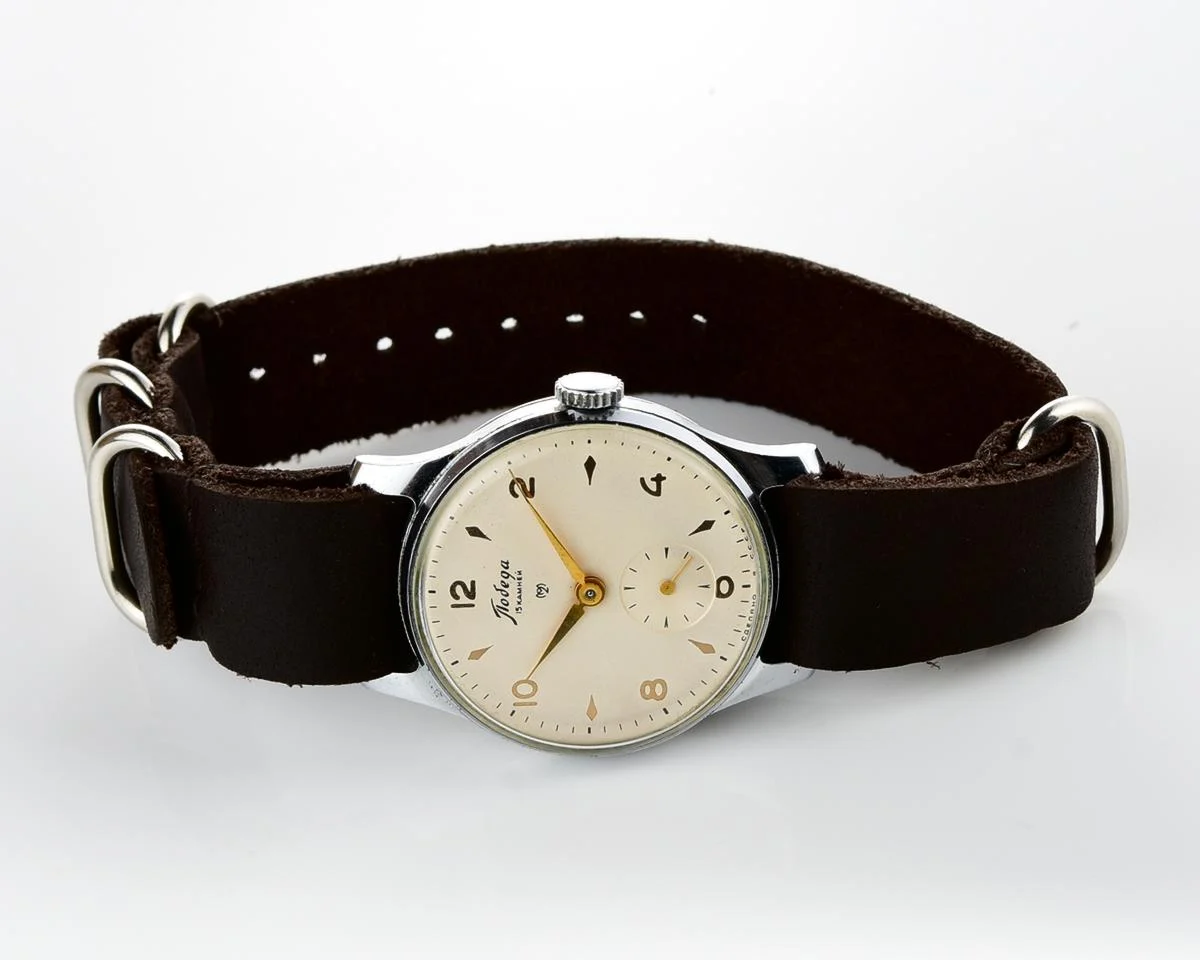 Excellent condition vintage Soviet mechanical Pobeda wrist watch