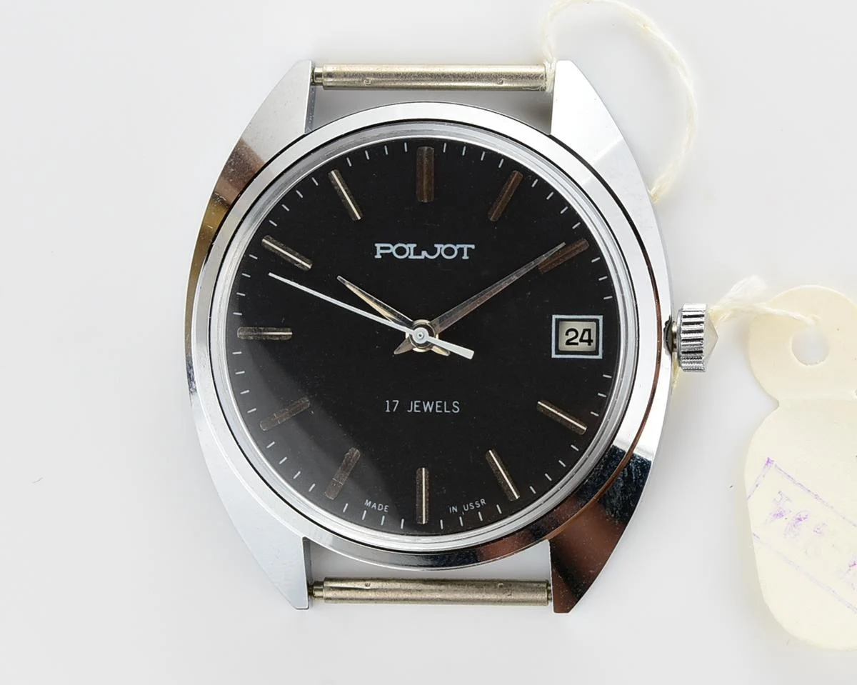 TIME CAPSULE: Soviet Poljot mechanical wristwatch – New Old Stock (NOS)!