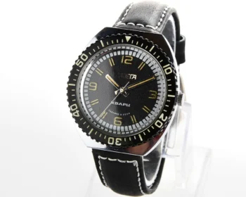 Vintage Soviet Raketa quartz watch with rotating bezel
