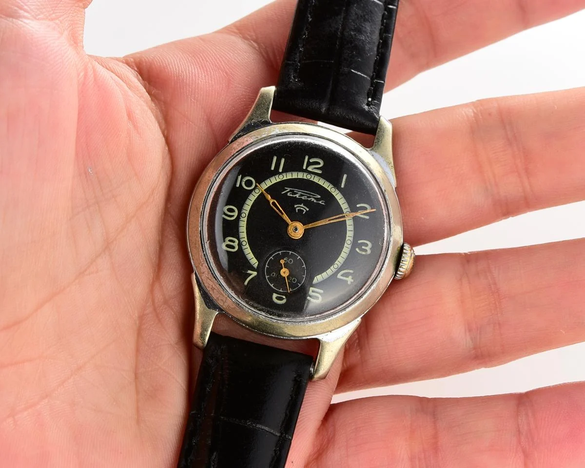 Vintage Soviet Raketa wrist watch
