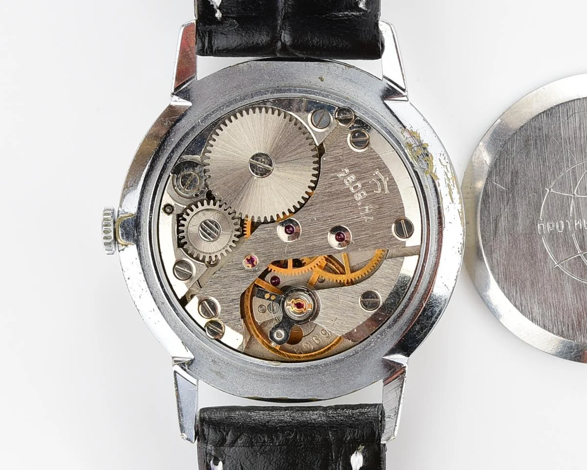 Soviet Raketa elegant vintage mechanical watch