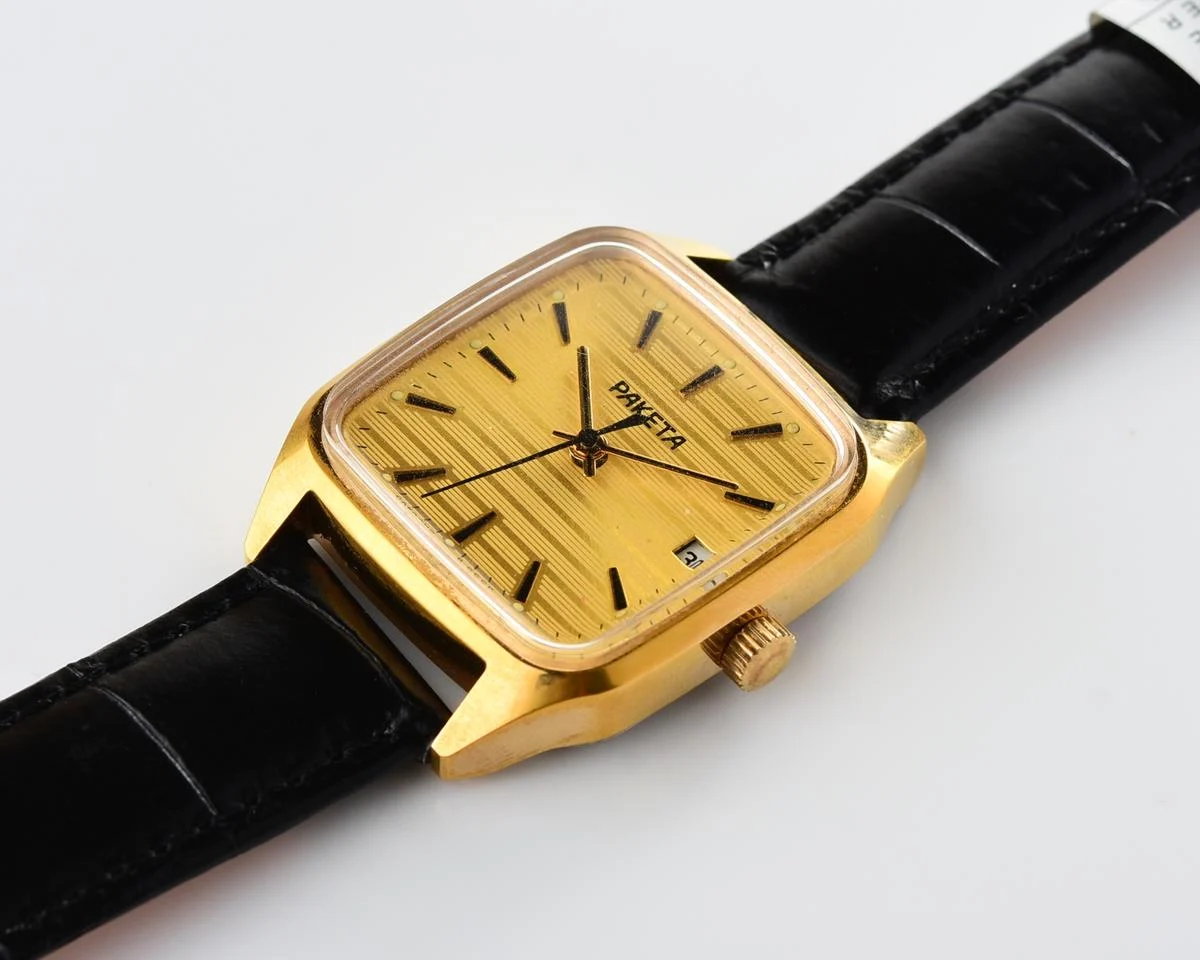 TIME CAPSULE: Vintage gold-plated Soviet Raketa watch, New Old Stock (NOS)!
