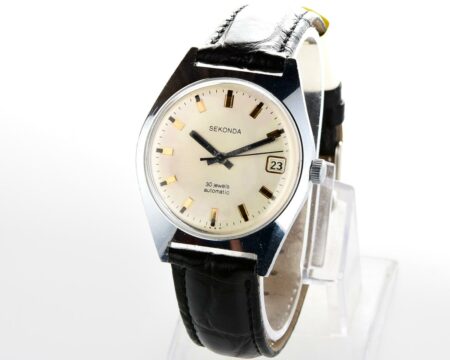 Vintage Sekonda soviet mechanical watch with automatic self-winding 30 jewels movement