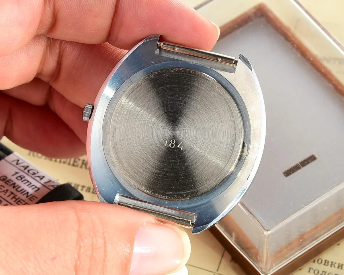 TIME CAPSULE: Soviet vintage watch Luch with quartz movement – New Old Stock (NOS)!