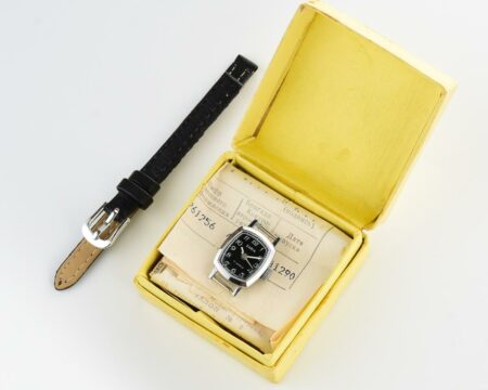 TIME CAPSULE:  ZARIA vintage wrist watch for ladies – new old stock(NOS)!