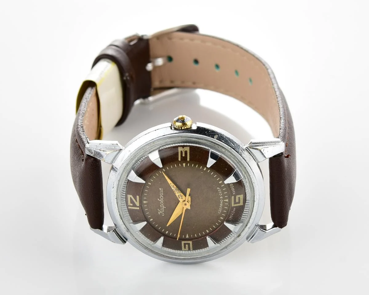 Rare! Beautiful vintage Soviet wrist watch from 1960s - Kirovskie 1MWF with engraved back!