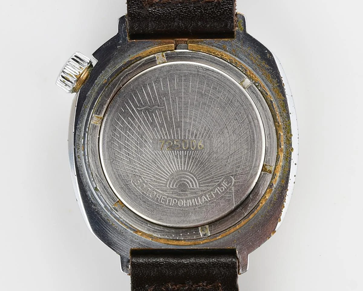 Vostok Komandirskie Tank mechanical watch limited series – “Zakaz MO CCCP”