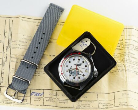 TIME CAPSULE: Komandirskie mechanical wrist watch with admiral Kuznetsov aircraft carrier – new old stock(NOS)!