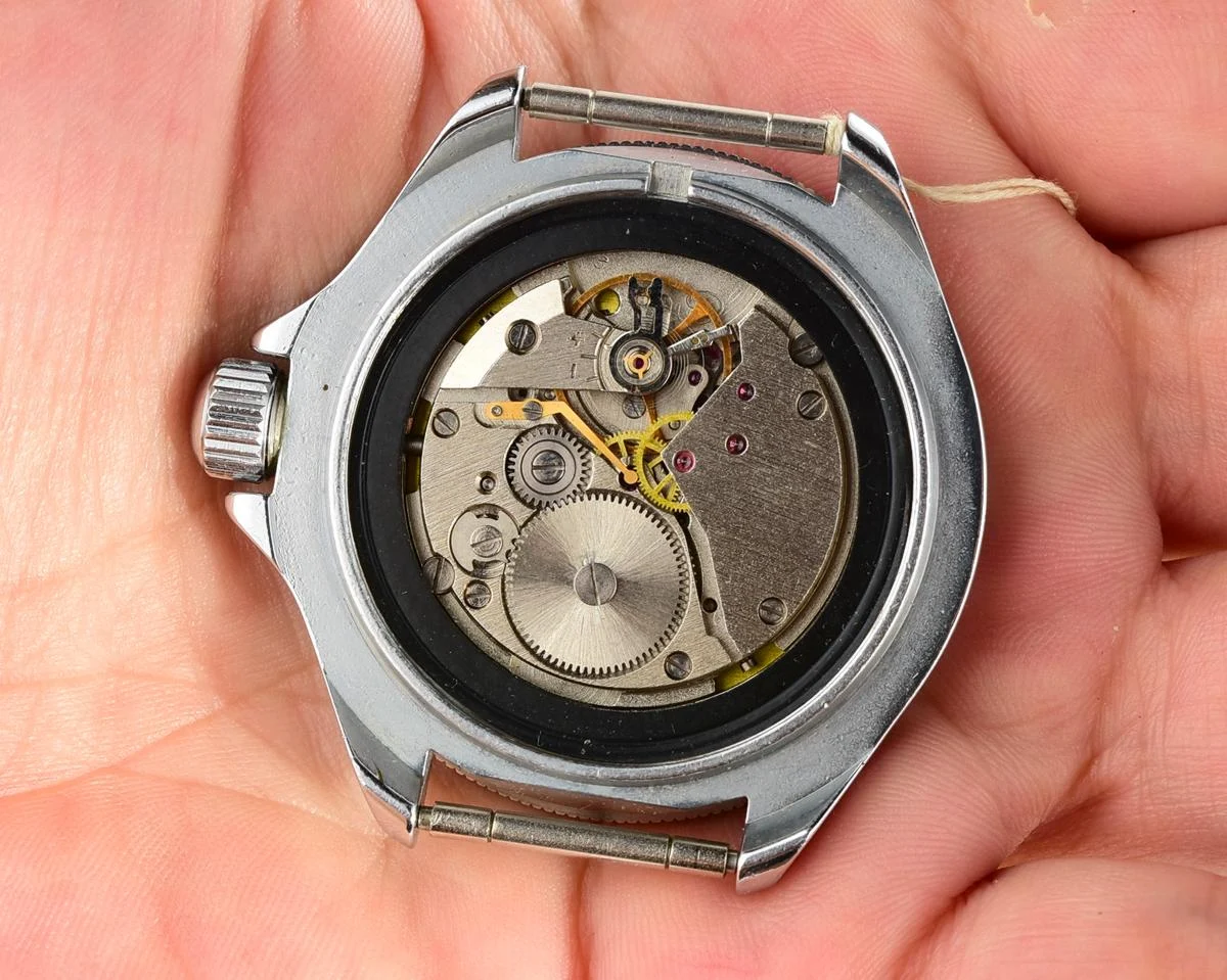 TIME CAPSULE: Komandirskie mechanical wristwatch with admiral Kuznetsov aircraft carrier – New Old Stock (NOS)!