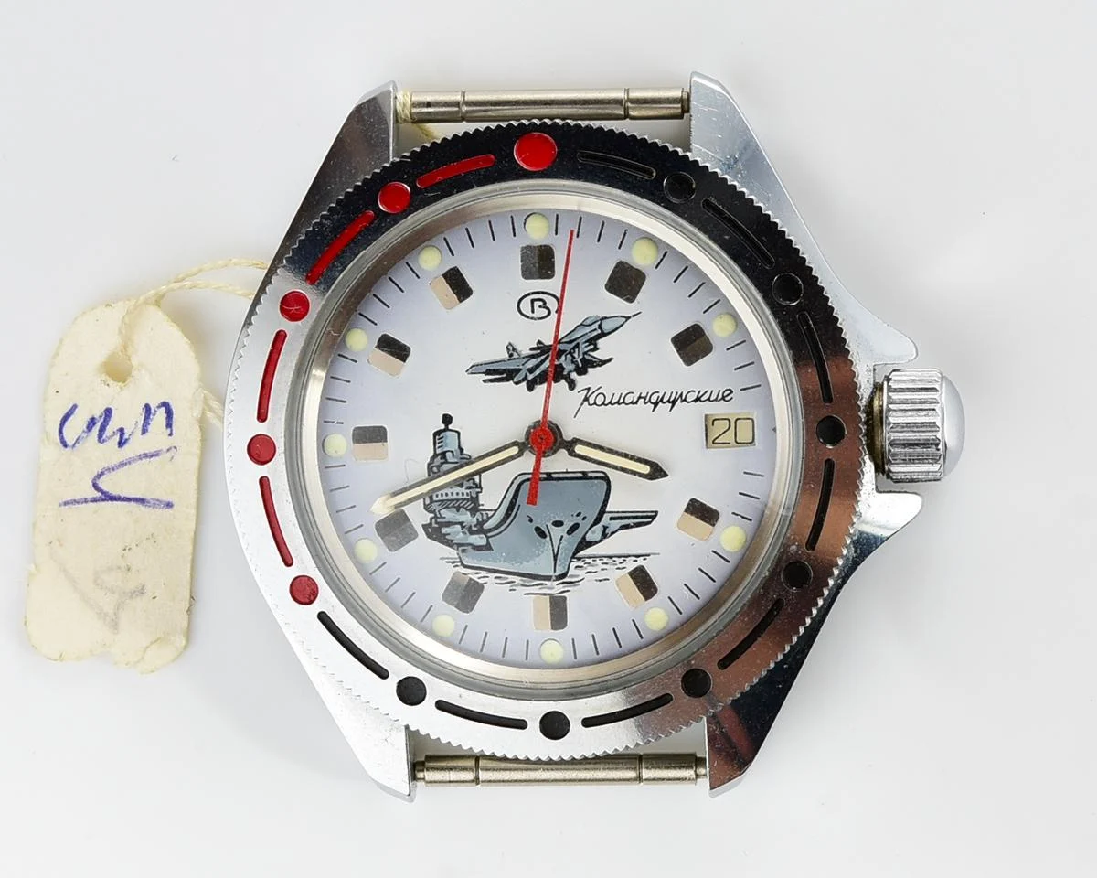 TIME CAPSULE: Komandirskie mechanical wristwatch with admiral Kuznetsov aircraft carrier – New Old Stock (NOS)!
