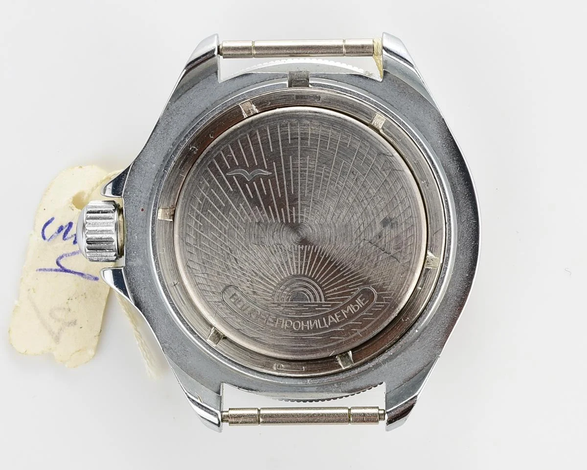 TIME CAPSULE: Komandirskie mechanical wristwatch with admiral Kuznetsov aircraft carrier – New Old Stock (NOS)!