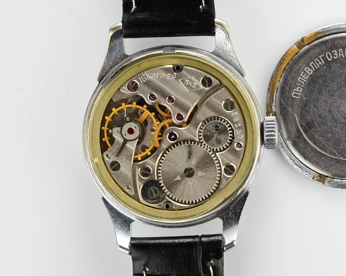 Vintage Soviet Mayak mechanical wristwatch