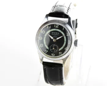 Vintage Soviet Mayak mechanical wristwatch