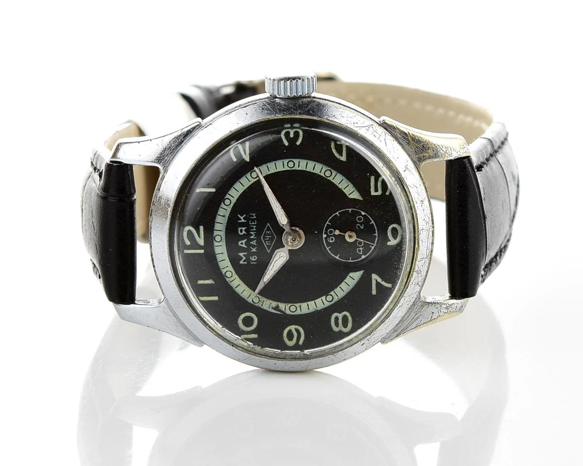 Vintage Soviet Mayak mechanical wristwatch