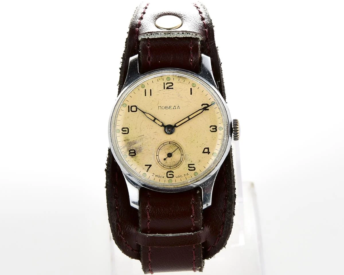 Vintage Soviet mechanical Pobeda wrist watch, 2MChZ from 3rd quarter of 1957