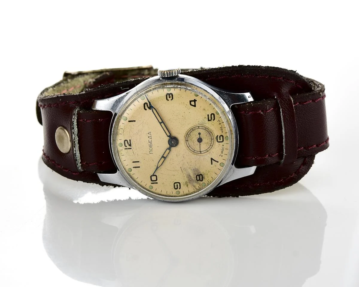 Vintage Soviet mechanical Pobeda wrist watch, 2MChZ from 3rd quarter of 1957