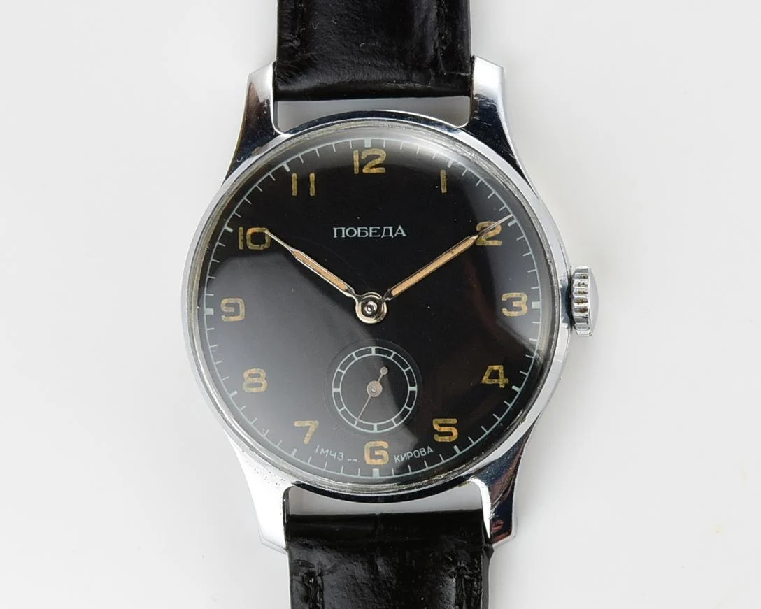 Exceptionally well preserved Soviet Pobeda from 1956 - still with original radioactive hands and dial!