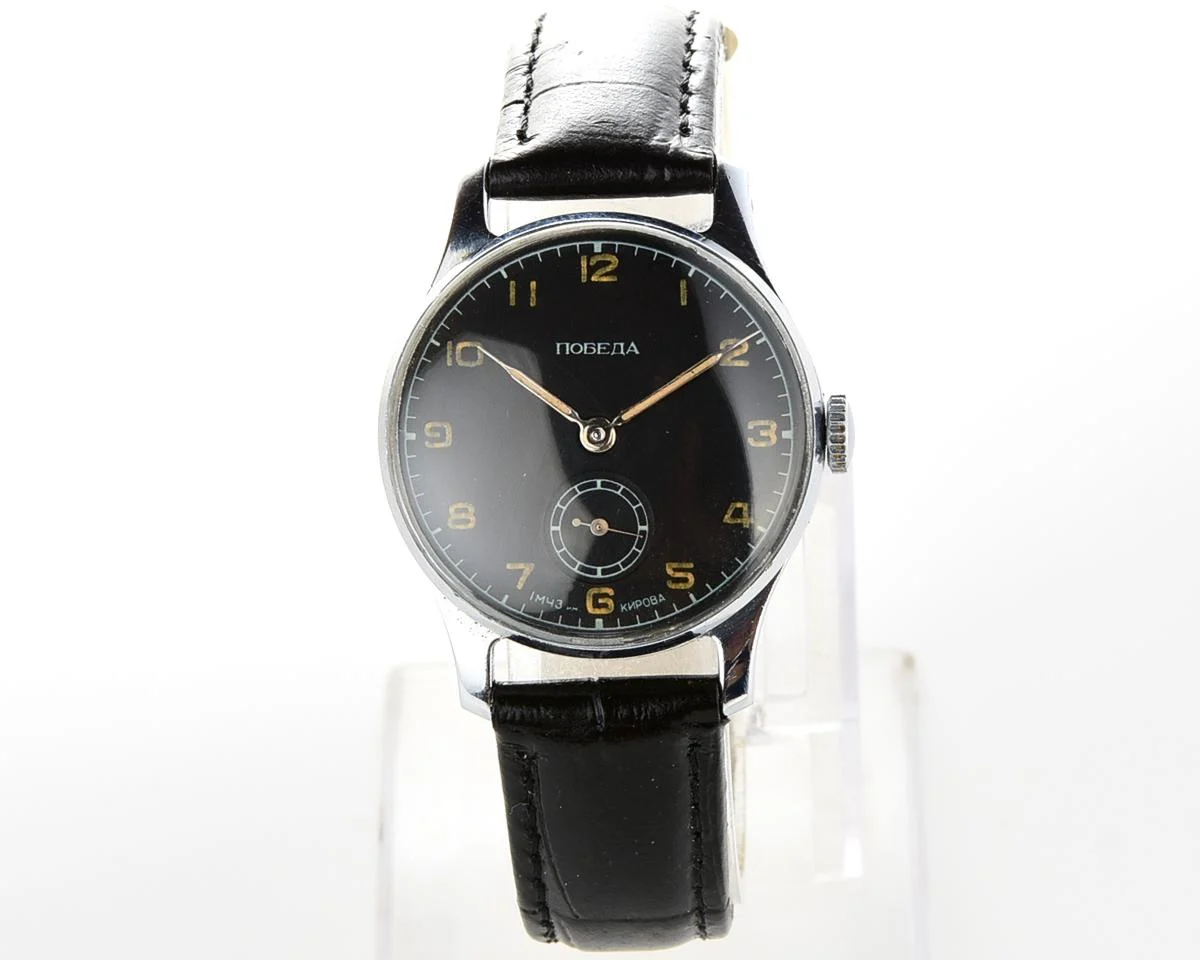 Exceptionally well preserved Soviet Pobeda from 1956 - still with original radioactive hands and dial!