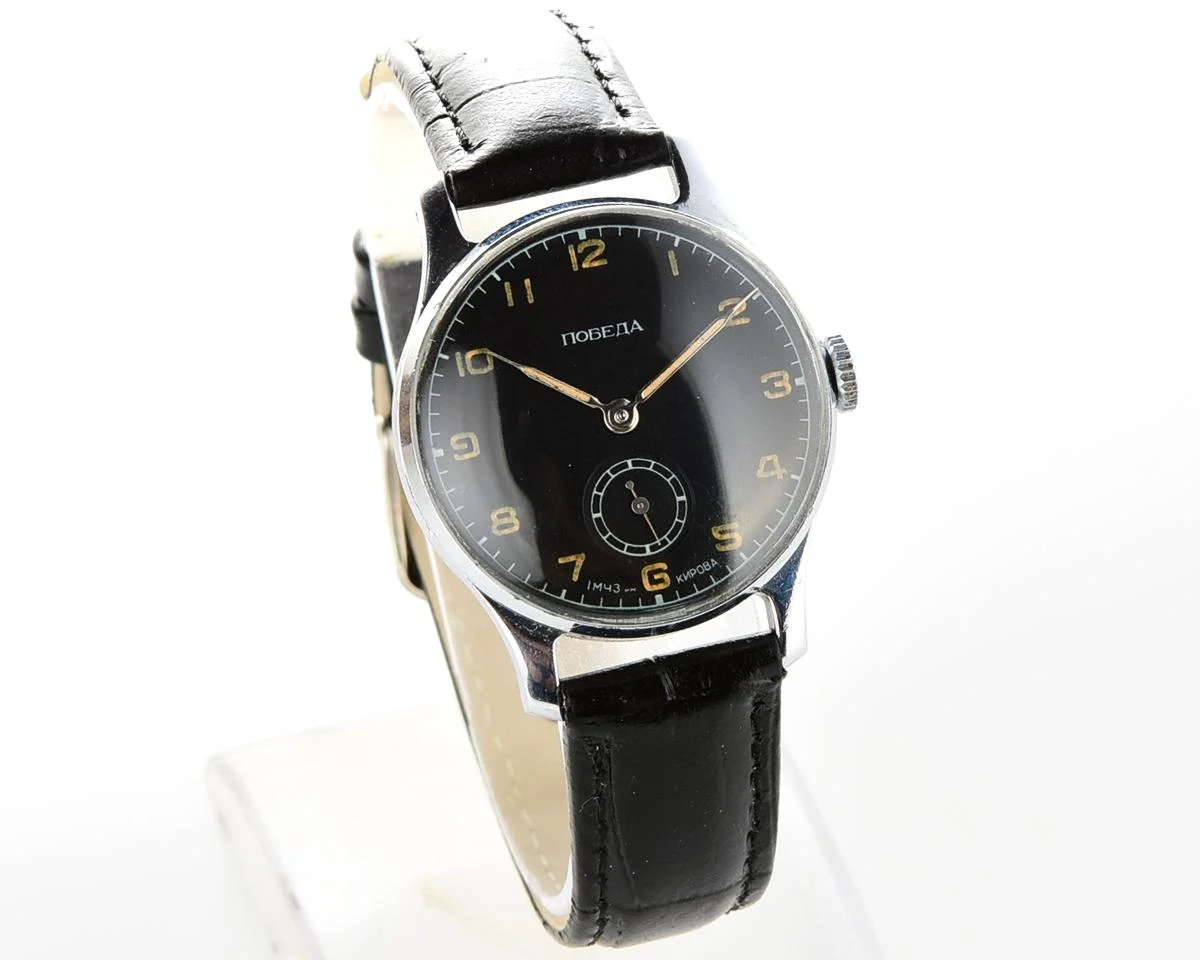 Exceptionally well preserved Soviet Pobeda from 1956 - still with original radioactive hands and dial!