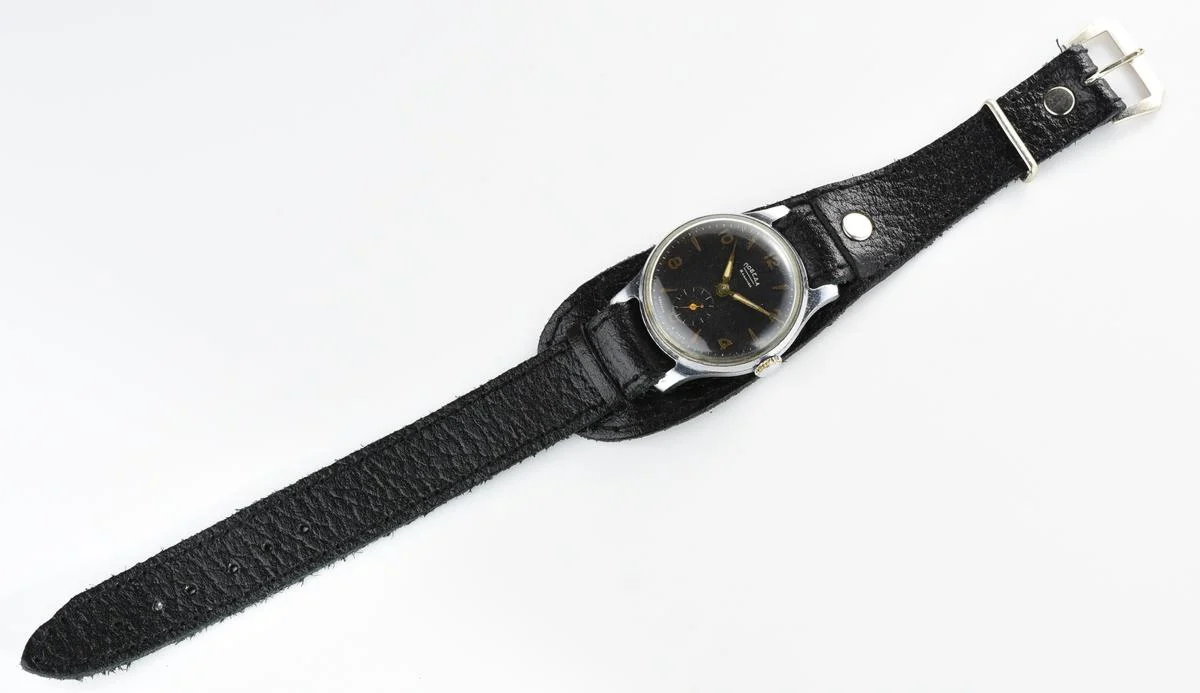 Vintage Soviet mechanical Pobeda wrist watch, 2MChZ from 3rd quarter of 1958