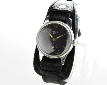 Vintage Soviet mechanical Pobeda wrist watch, 2MChZ from 3rd quarter of 1958