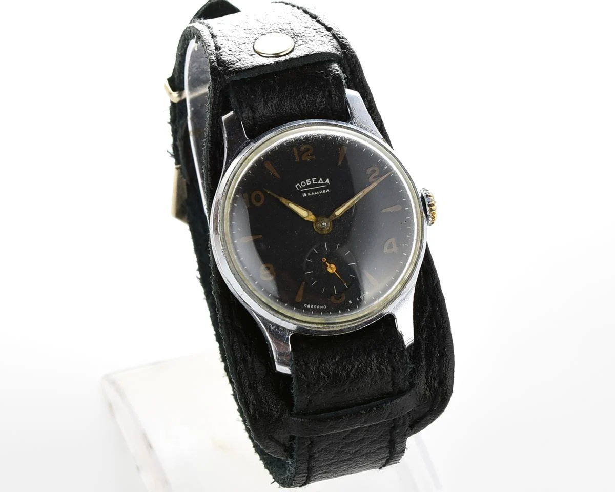Vintage Soviet mechanical Pobeda wrist watch, 2MChZ from 3rd quarter of 1958