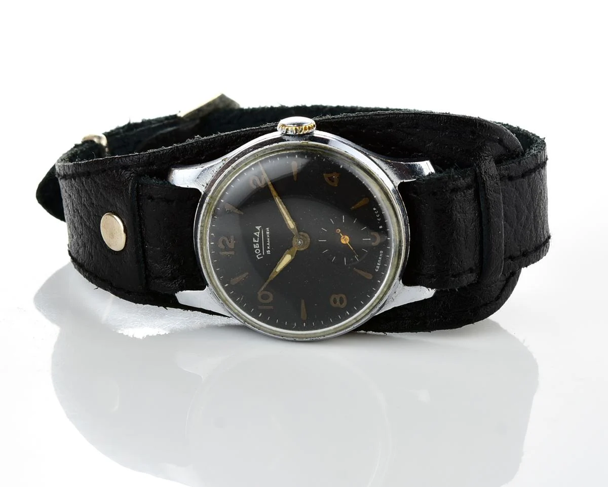 Vintage Soviet mechanical Pobeda wrist watch, 2MChZ from 3rd quarter of 1958