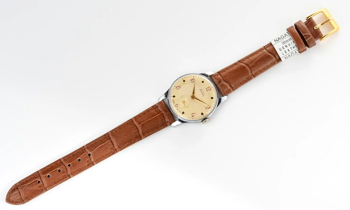 Vintage Soviet mechanical Pobeda wrist watch, 2MChZ from 1st quarter of 1955