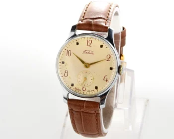 Vintage Soviet mechanical Pobeda wrist watch, 2MChZ from 1st quarter of 1955