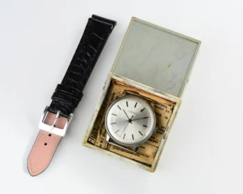 TIME CAPSULE: Vintage Soviet Raketa watch, New Old Stock (NOS)!