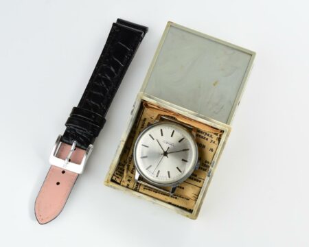 TIME CAPSULE: Vintage soviet Raketa watch, NEW old stock(NOS)!