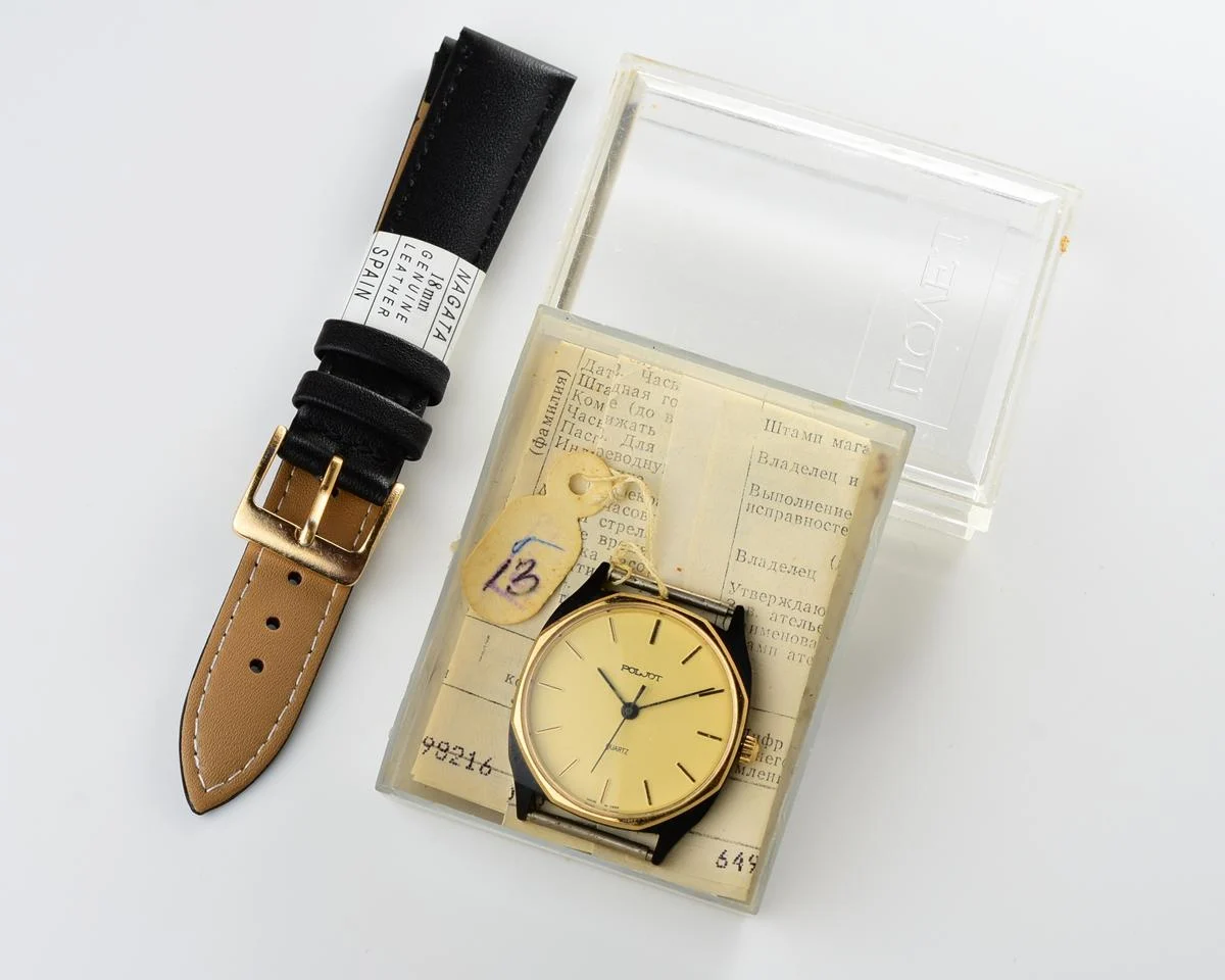 TIME CAPSULE: Soviet Poljot wristwatch with quartz movement – New Old Stock (NOS)!