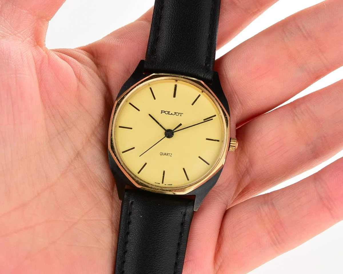 TIME CAPSULE: Soviet Poljot wristwatch with quartz movement – New Old Stock (NOS)!
