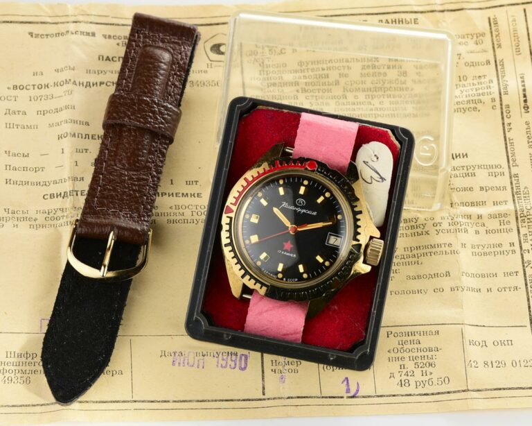 TIME CAPSULE: Vostok Komandirskie mechanical watch – New Old Stock(NOS)!