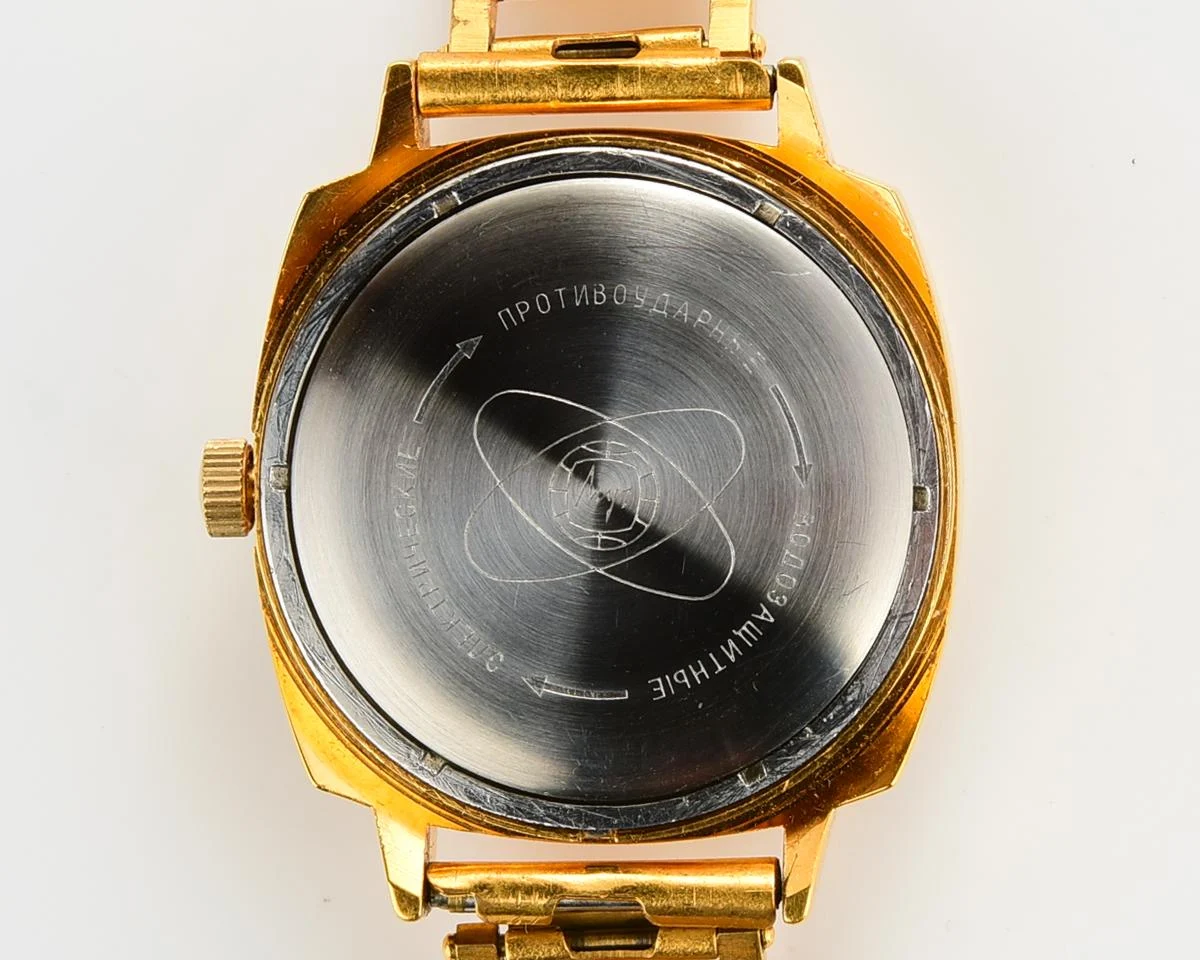 Rare Soviet vintage watch Luch with electro-mechanical hybrid 3045 movement!