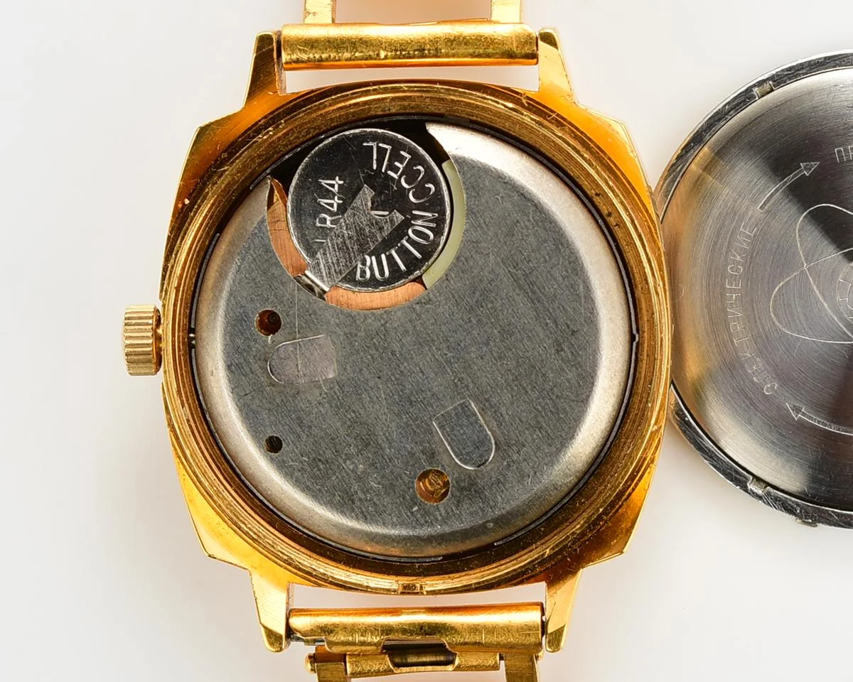 Rare Soviet vintage watch Luch with electro-mechanical hybrid 3045 movement!