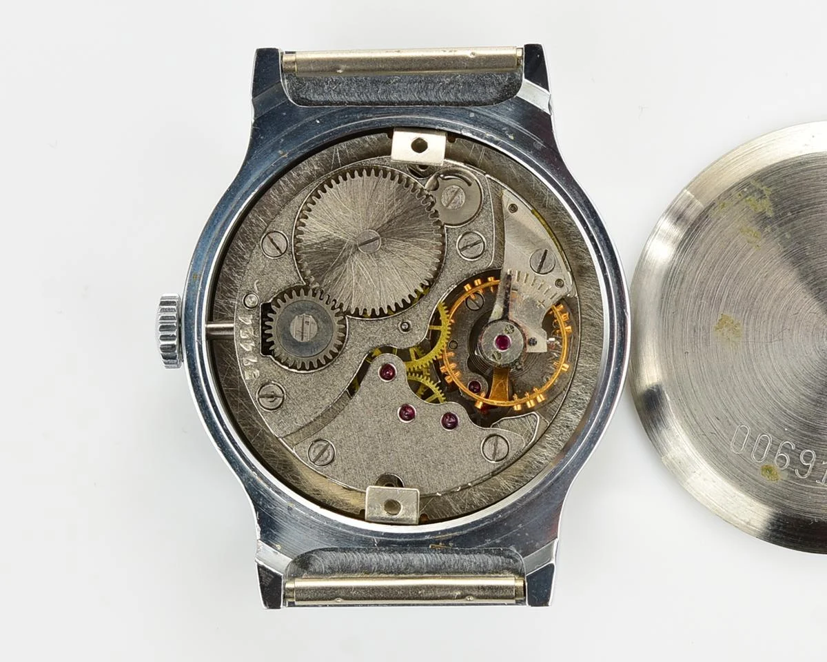Soviet mechanical Pobeda watch in box – New Old Stock (NOS)!