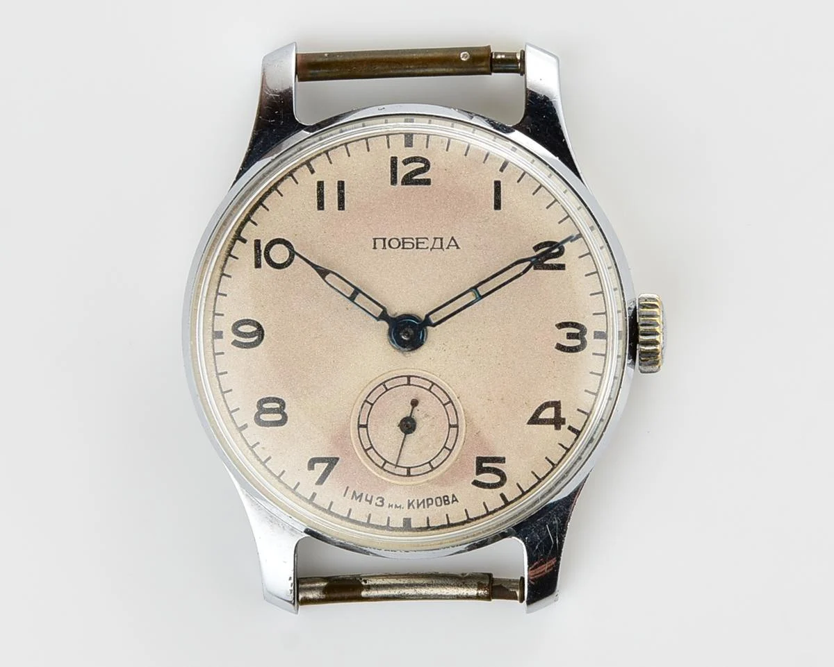 Excellent condition vintage Soviet Pobeda mechanical watch, 2nd quarter of 1954
