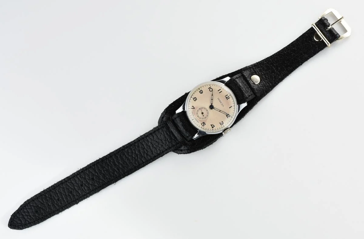 Excellent condition vintage Soviet Pobeda mechanical watch, 2nd quarter of 1954