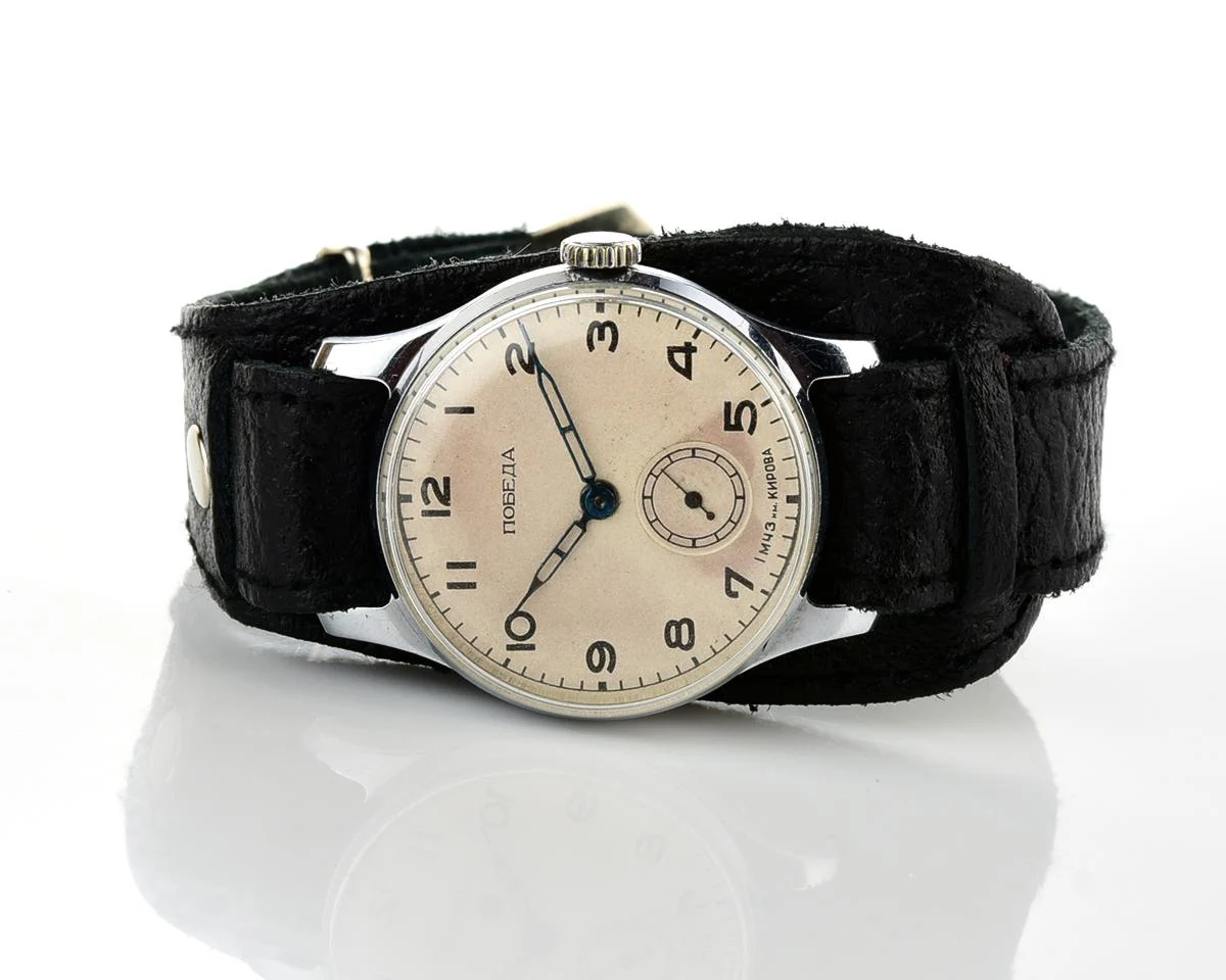 Excellent condition vintage Soviet Pobeda mechanical watch, 2nd quarter of 1954