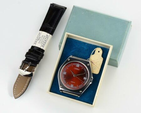 Automatic soviet SLAVA with quartz movement – NEW old stock(NOS)!