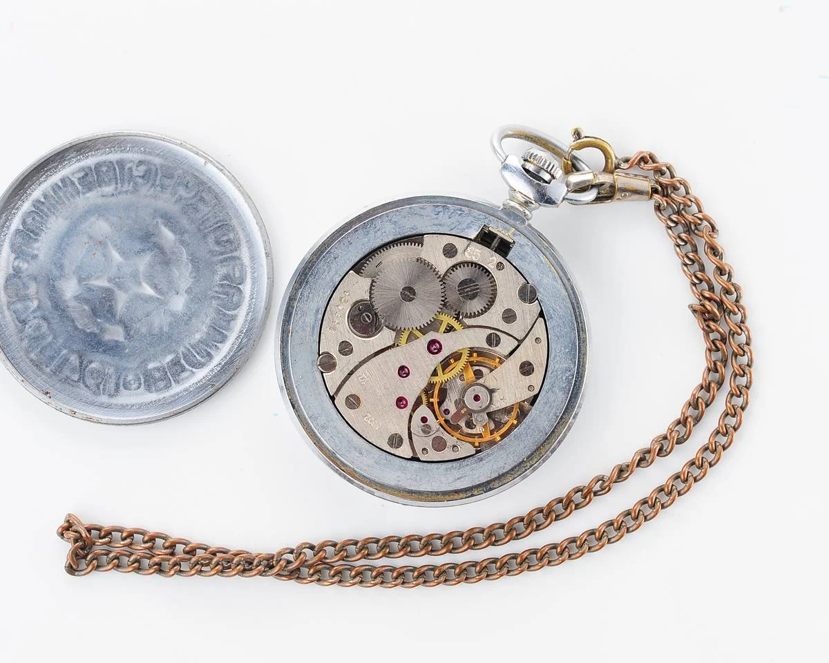 Molnija pocket watch – Victory in Great Patriotic War with red dial