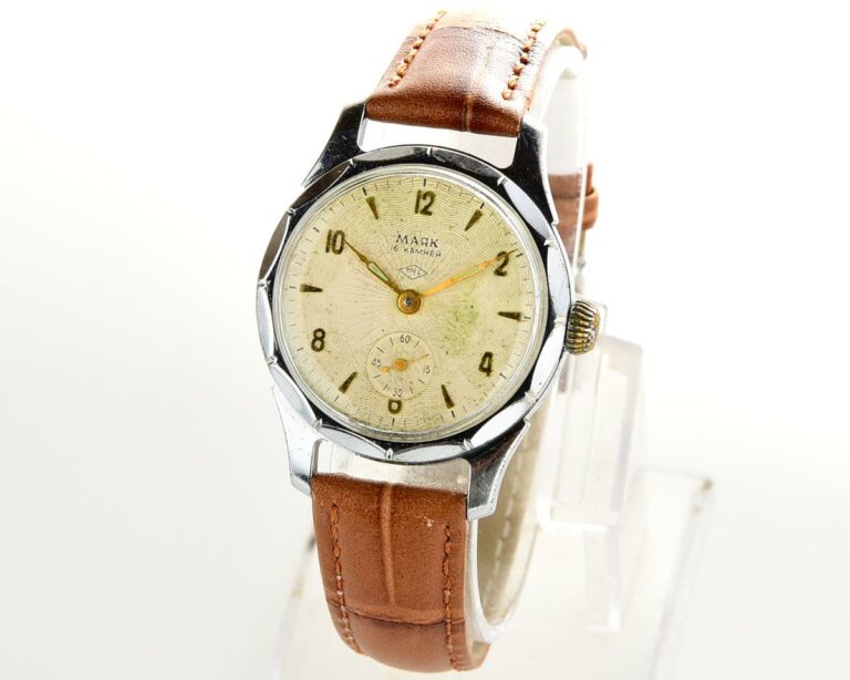 Vintage soviet MAYAK mechanical watch