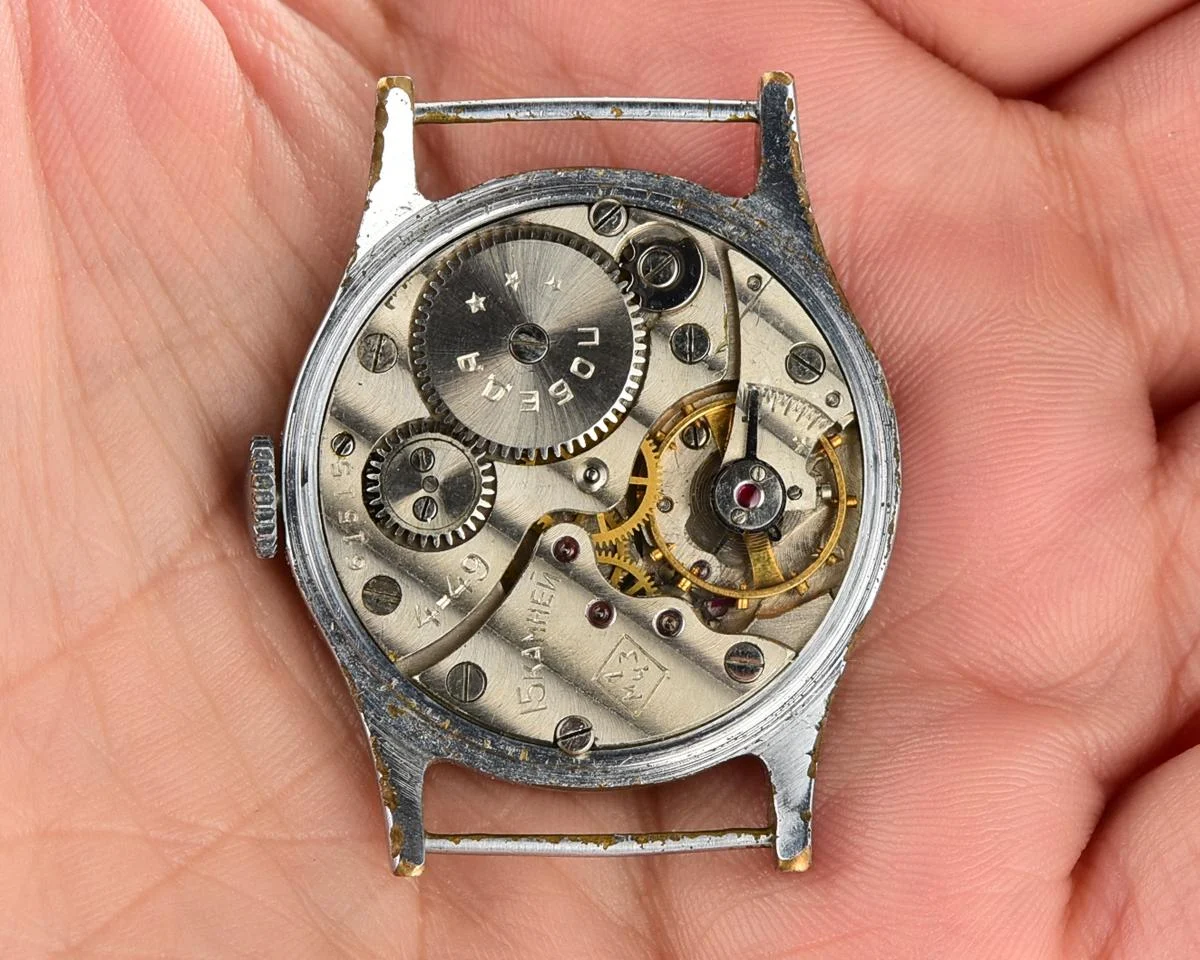 Vintage mechanical Pobeda wrist watch "red 12" - 4th quarter 1949