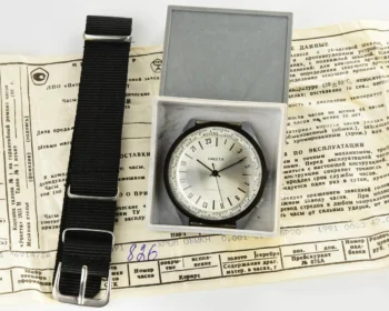 TIME CAPSULE: Vintage mechanical Raketa watch with 24 hours dial – New Old Stock (NOS)!