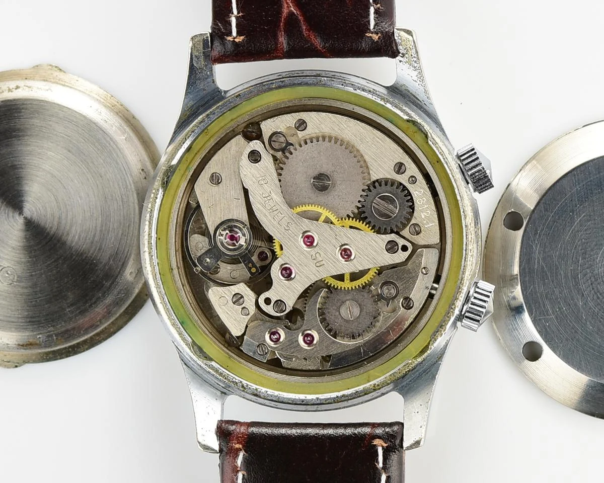 Signal vintage mechanical watch with alarm function